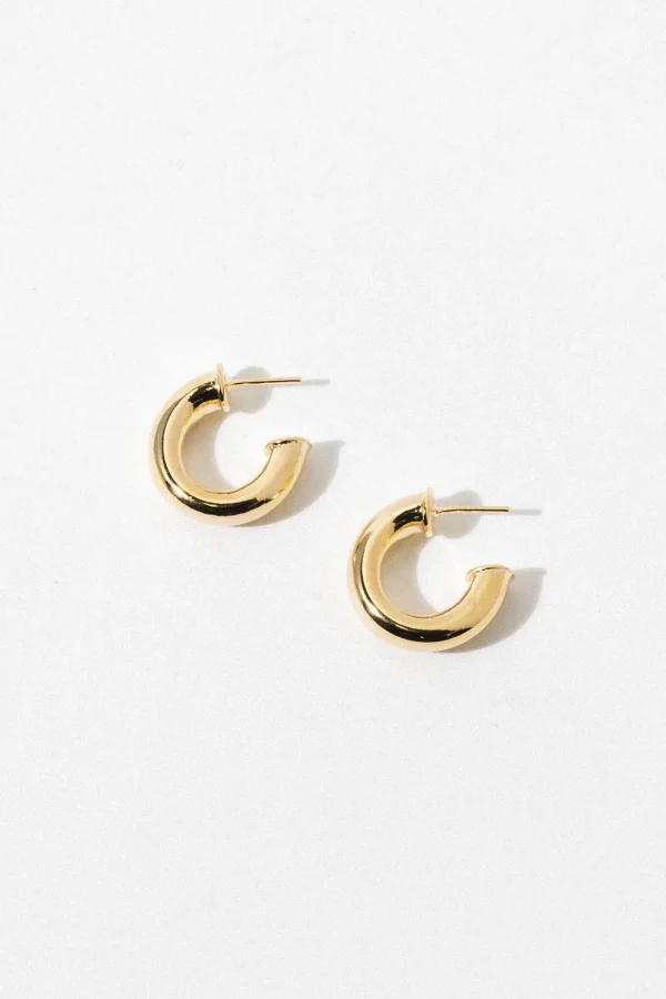 Elegant Golden Hoop Earrings - Image 7