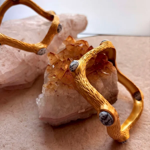 Elegant Branch-Inspired Bracelet - Image 4