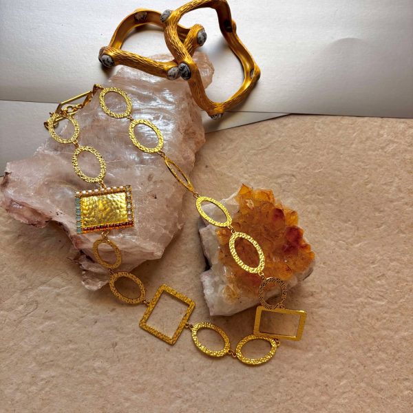 Elegant Branch-Inspired Bracelet - Image 5