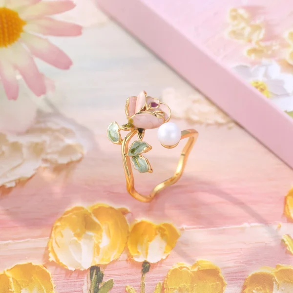 Elegant Floral Statement Ring - Image 2