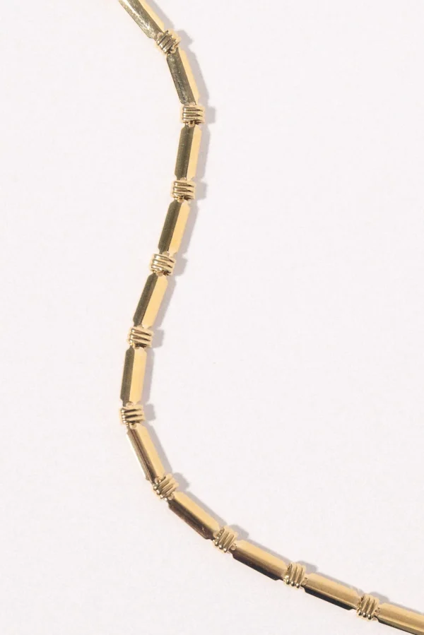 Elegant Beaded Gold-Toned Necklace - Image 2