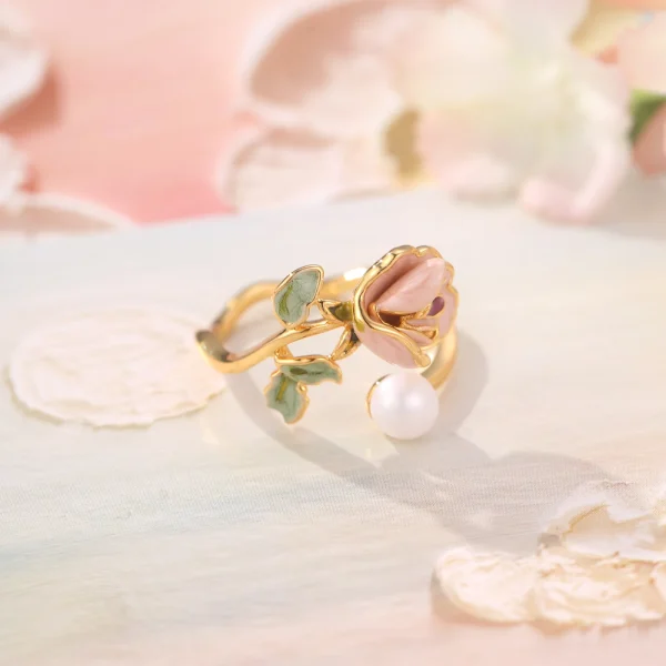 Elegant Floral Statement Ring - Image 3