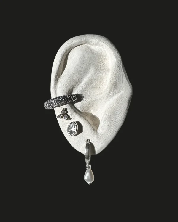 Elegant Crystal-Studded Cuff Earring - Image 5