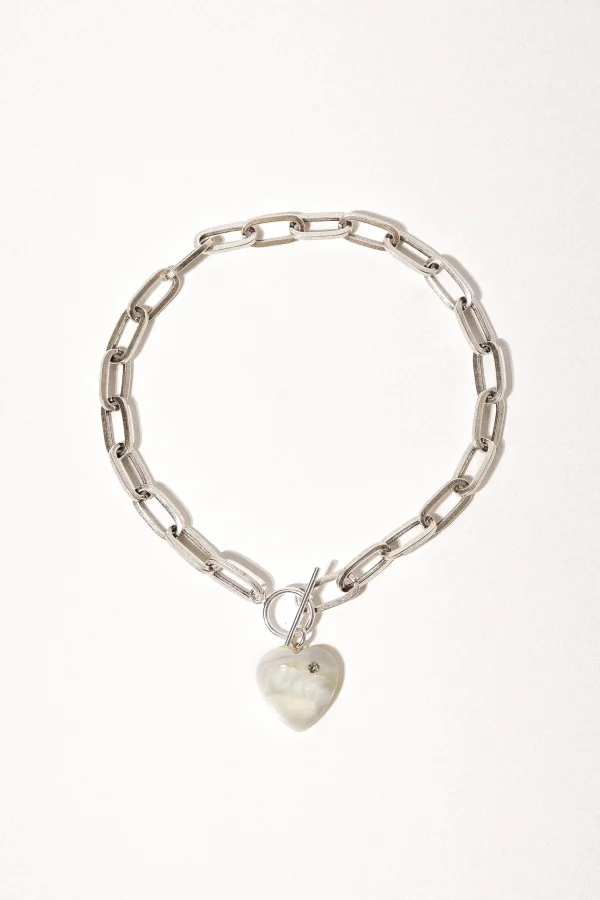 Elegance in Simplicity: Chain Heart Necklace