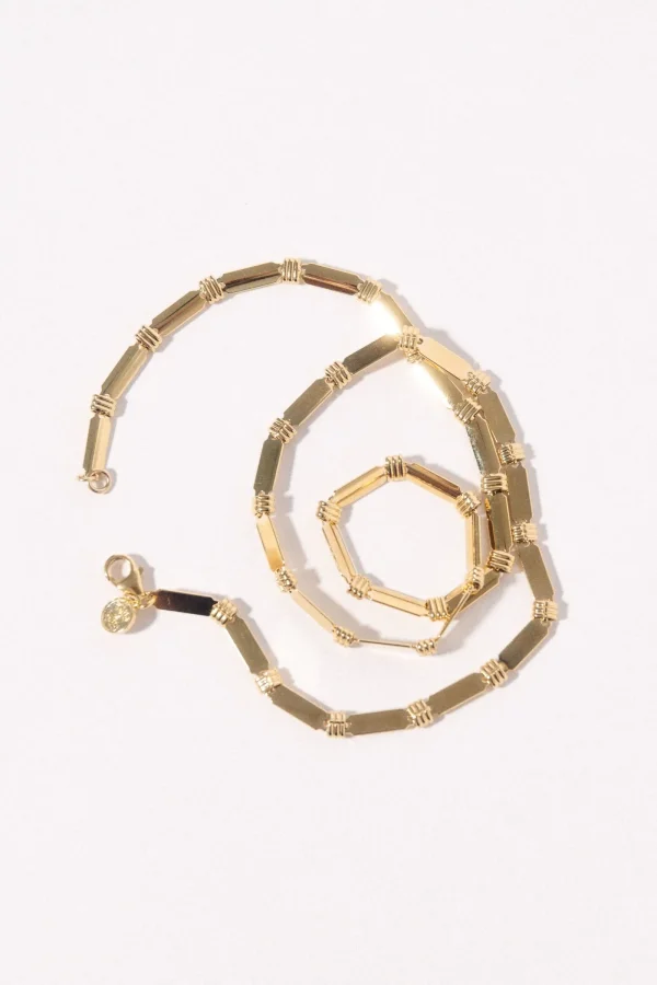 Elegant Beaded Gold-Toned Necklace - Image 4