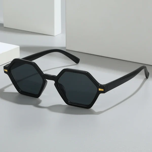 Sleek Geometric Black Sunglasses - Image 3